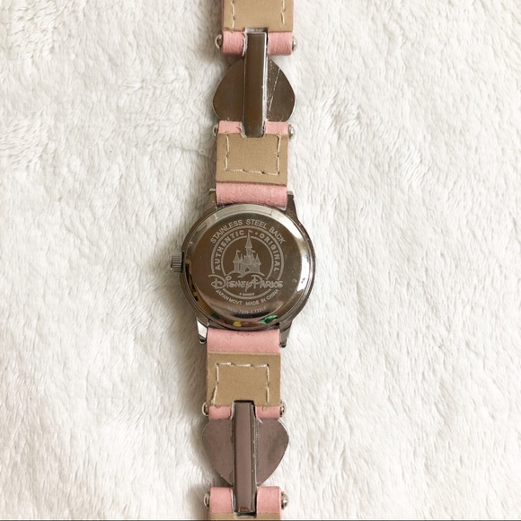 Girl’s Disney Minnie Mouse Pink Leather Watch - Picture 5 of 7